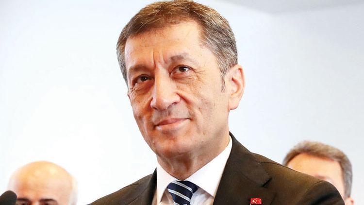 Öğretmen yerine okula performans