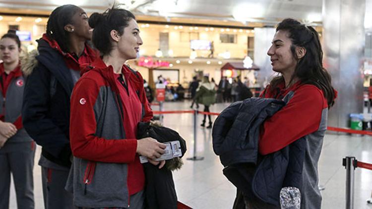 Milliler, Polonya'ya gitti