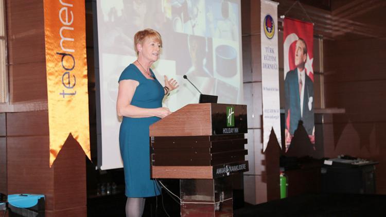 Prof. Dr. Rose Luckin: Yapay zeka öğretmeni desteklemeli