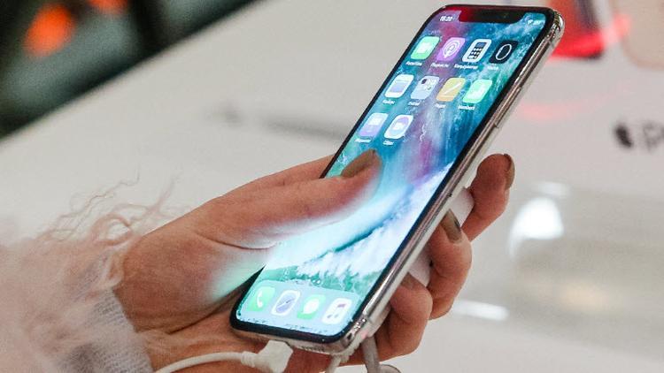 Apple hisseleri neden düşüyor? Yanlış giden bir şeyler mi var?