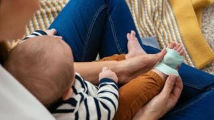 Yeni ebeveynler çocuklarını 'akıllı' teknolojiyle nasıl büyütüyor?