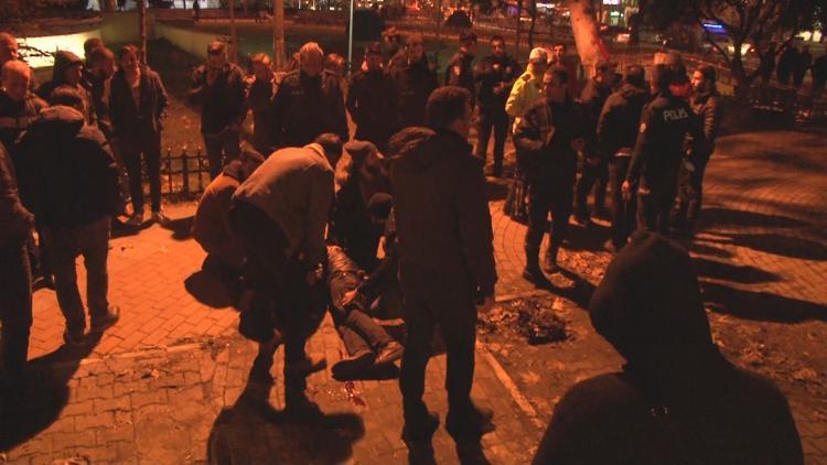Kadıköy’de taciz iddiası... Polis, kalabalığı güçlükle dağıttı