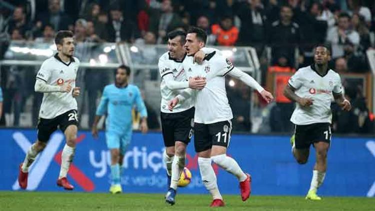 Beşiktaş'ın santrforları istikrar yakalayamadı
