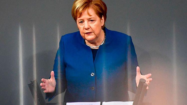 Almanların üçte biri Merkel’in 2021’den önce görevini bırakmasını istiyor