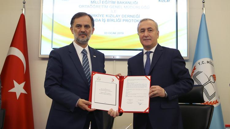 Öğrencilere ‘Kızılaycılık öğretilecek
