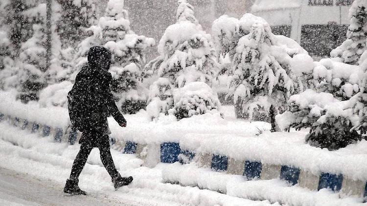 Bugün hangi illerde okullar tatil edildi? Kar tatili nerelerde duyuruldu?
