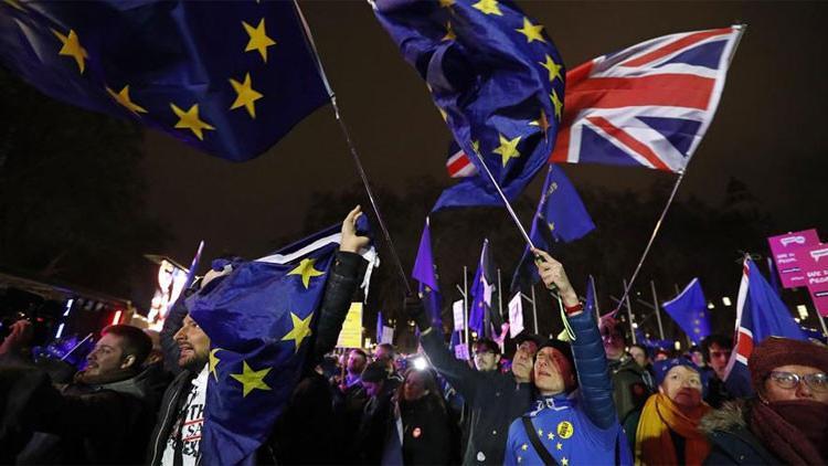 Son dakika... İngiltere Parlamentosu Brexit oylamasını reddetti