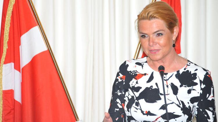 Danimarka’da bir ilk: Vatandaş olanlara ‘tokalaşma töreni’