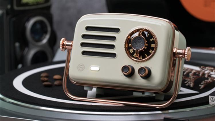 Xiaomi'den akıllı radyo: Elvis Presley Atomic Player 2