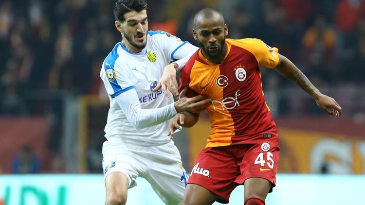 Yeni transfer Marcao 6'ya katladı!