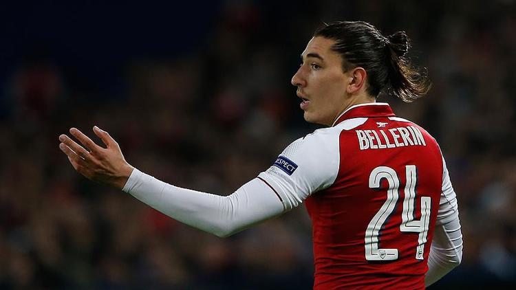 Arsenal'de Bellerin şoku!