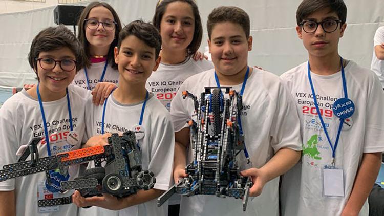 Türk öğrencilerden Finlandiya'daki Robotik Yarışması'nda büyük başarı