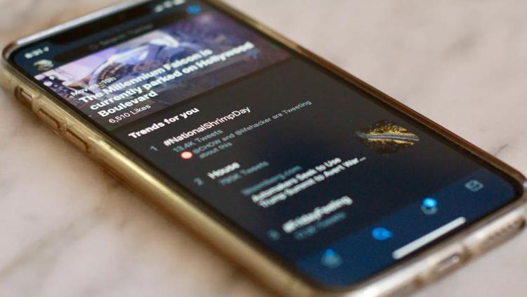 Twitter bu kez gerçekten 'kararıyor'
