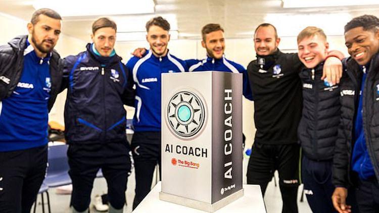 Futbolda bir ilk! Robot teknik adam...