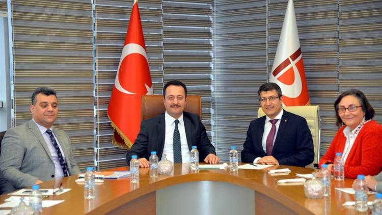 Her üniversiteli ayda bir vali olacak