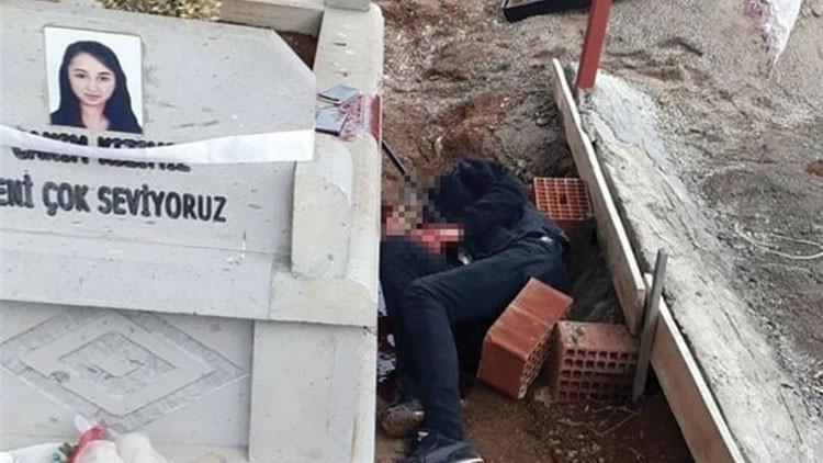 Korkunç olay! Trafik kazasında hayatını kaybeden arkadaşının mezarına gidip...