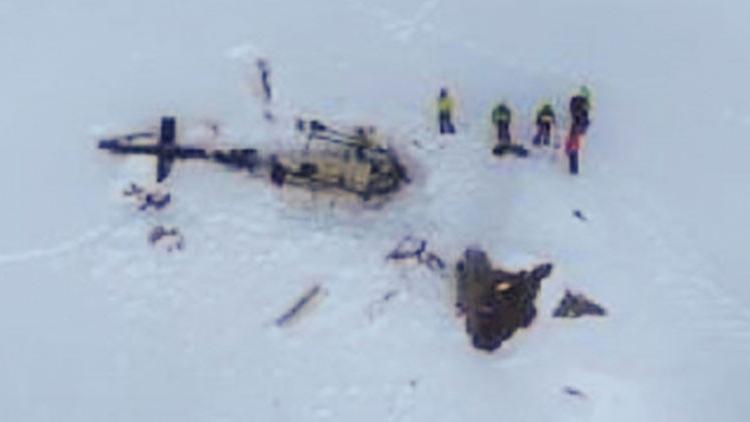 İtalyan Alpleri'nde uçak ve helikopter havada çarpıştı: 5 ölü, 2 yaralı