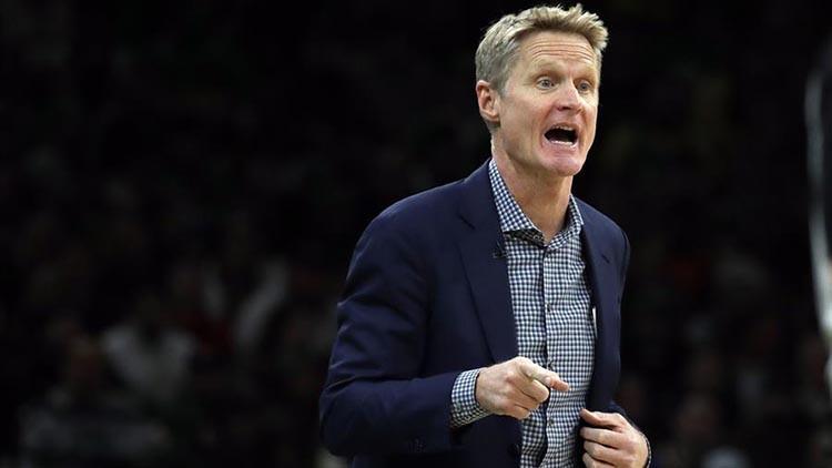 Steve Kerr tarihe geçti! 300'üncü galibiyet...