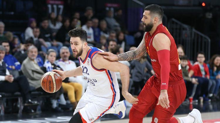 Anadolu Efes, Galatasaray'ı farklı geçti