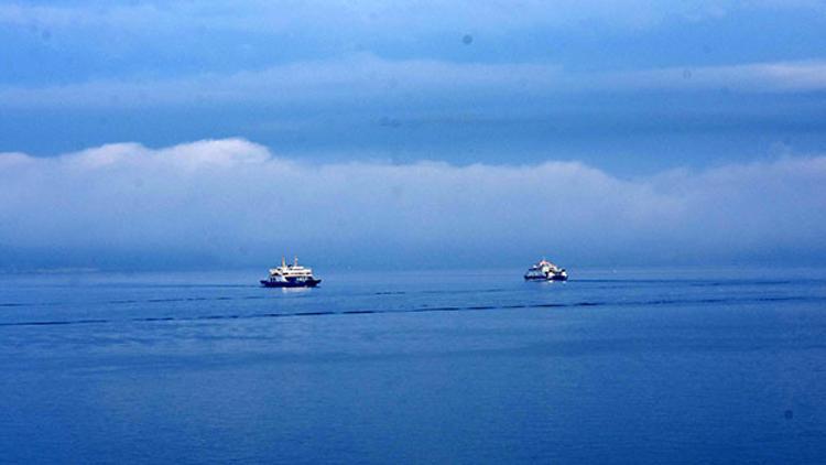 Çanakkale Boğazı sis nedeniyle transit gemi geçişlerine kapatıldı