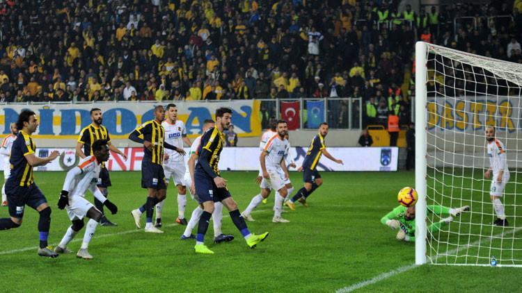 Alanyaspor, Ankara'dan 3 puanla döndü