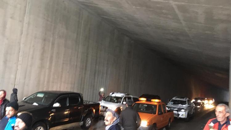 Çığ tüneli onlarca yolcunun hayatını kurtardı