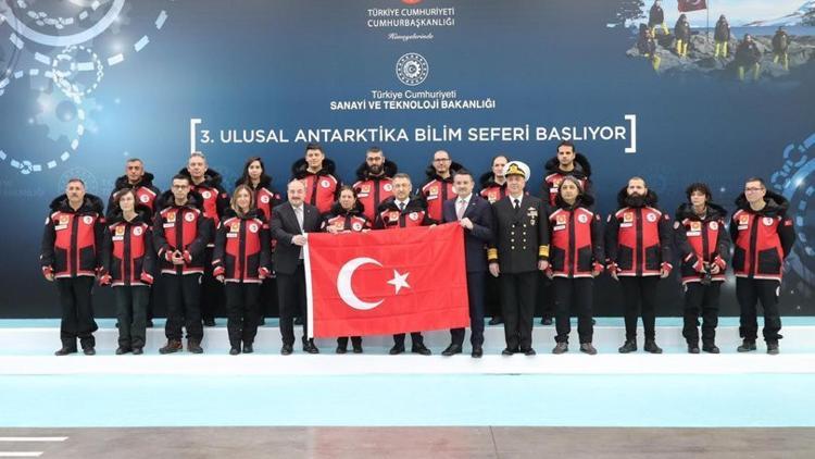 Türkiye'nin Antarktika'da bilimsel çalışma yapacak ekibi yola çıktı