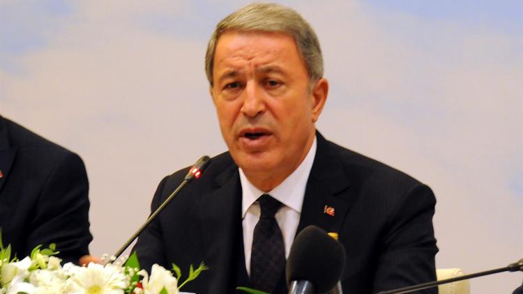 Bakan Akar'dan "sürpriz" davet