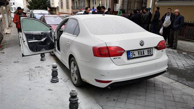 Kadıköy'de şok olay...'Ters duruyor' diye aracı ateşe verdi