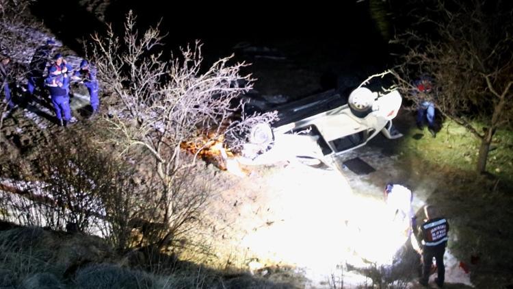 NevÅŸehir'de otomobil uçuruma yuvarlandı: 1 ölü, 5 yaralı