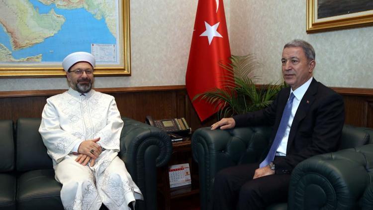 Diyanet İşleri Başkanı Erbaş'tan Bakan Akar'a ziyaret