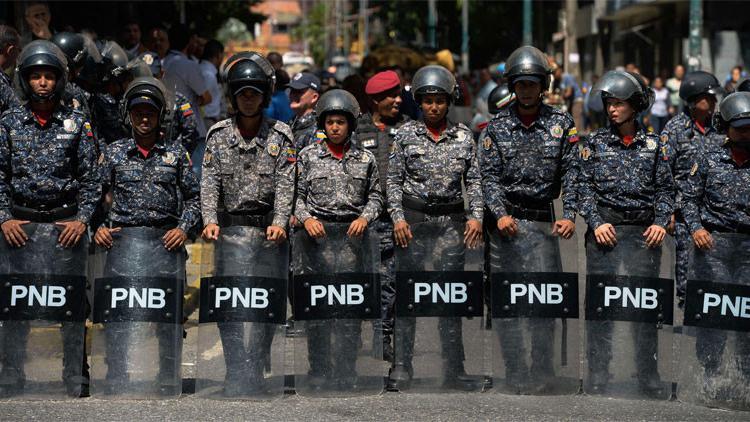 Venezuela'da yüksek tansiyon... Muhalefetle iktidar aynı anda sokağa inecek