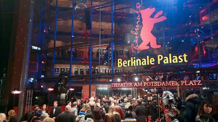 Berlin’e kırmızı kuşatma