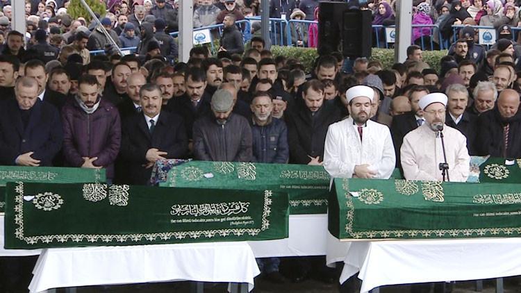 Kartal'da çöken binada aynı aileden ölen 9 kişi son yolculuğuna uğurlandı