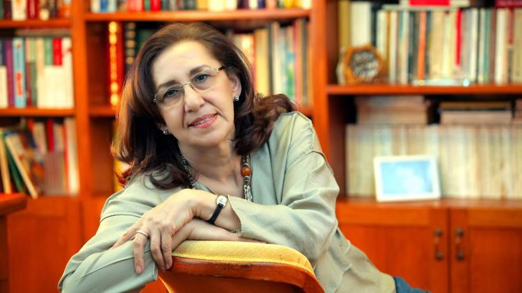 İnci Aral'dan yeni kitap: 'Aşkın Güzelliği'