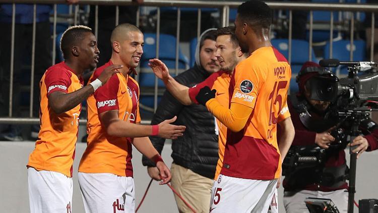 Galatasaray Kasımpaşa'da Feghouli ile farka koştu! Aslan liderin ensesinde