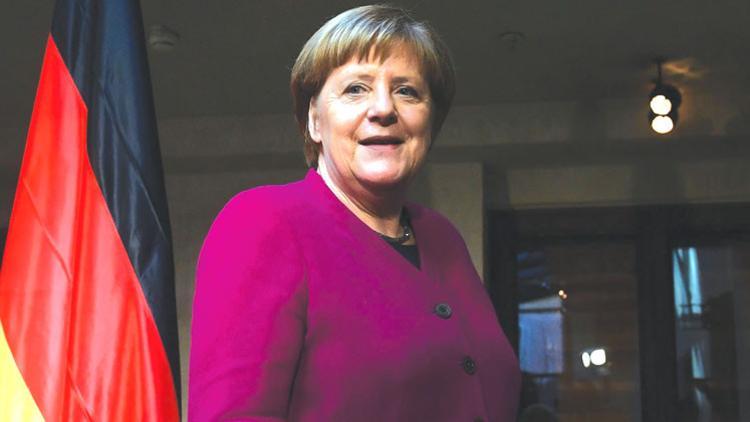 Doğu eyaletleri Merkel’i istemiyor