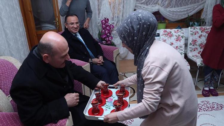 Yozgat’ta çay davetini kırmadılar