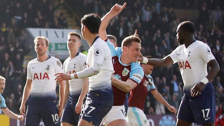 Tottenham, Burnley deplasmanında yara aldı!