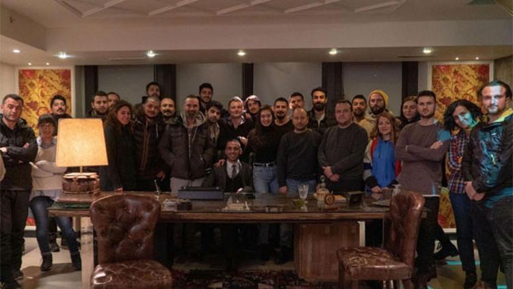 Neslihan Atagül Doğulu, eşi Kadir Doğulu’yu dizi setinde ziyaret etti