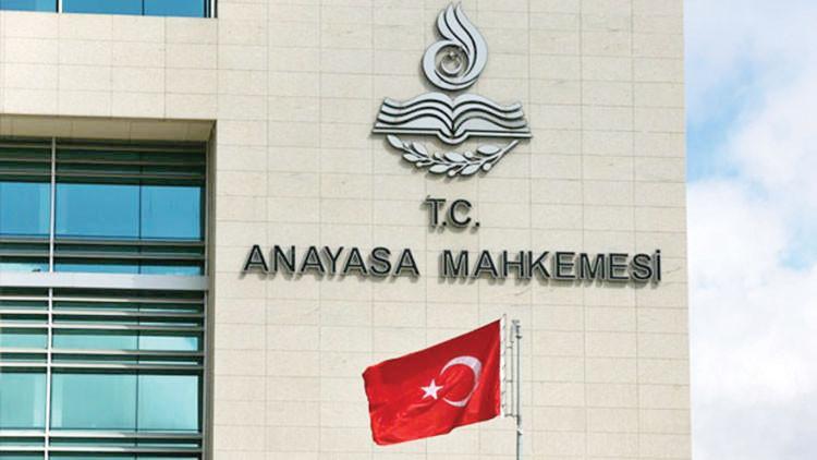 AYM: Eleştirel yazıya disiplin cezası, ihlal