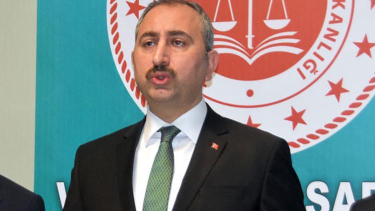 Bakan Gül'den 'halı saha tartışması' açıklaması: Gözaltı yok, inceleme başlatıldı