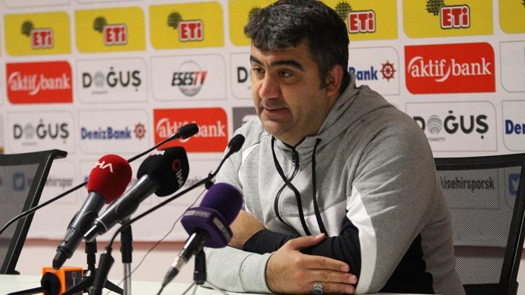 Ümit Özat: "Böyle bir atmosferde, zorlu rakibe karşı..."