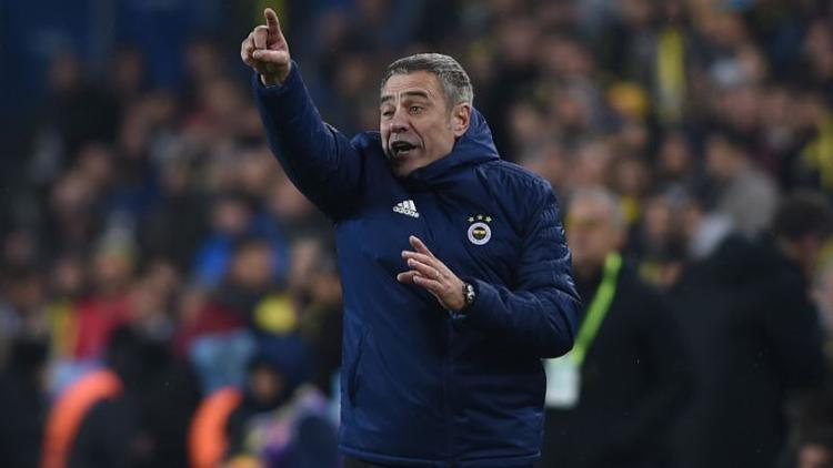 Ersun Yanal 2 futbolcunun biletini kesti!