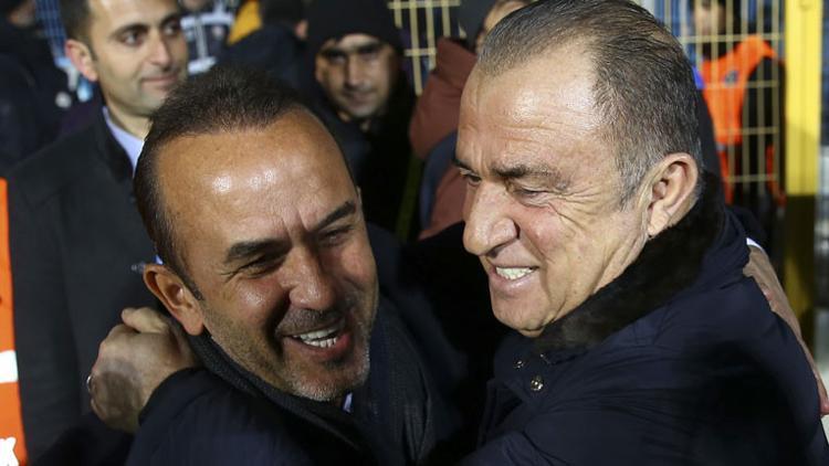 Son dakika! Erzurumspor'da Mehmet Özdilek ile yollar ayrıldı