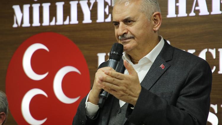 Binali Yıldırım seçim çalışmalarını Küçükçekmece'de sürdürdü