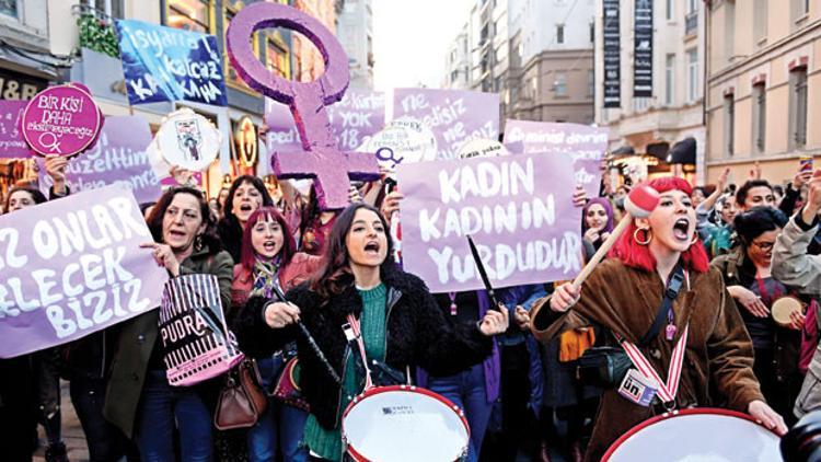 Kadınlığı çok konuştuk artık erkekliği tartışmamız lazım