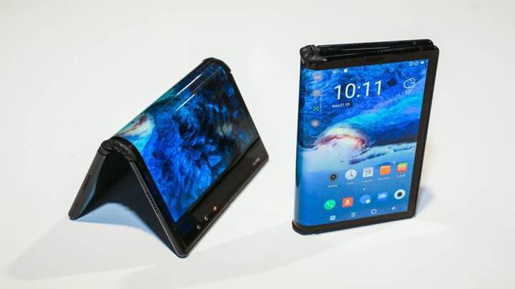 BlackBerry: Ekranı katlanan telefonlar hantal