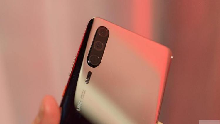 Huawei P30 Pro ile birlikte iki bomba daha geliyor...