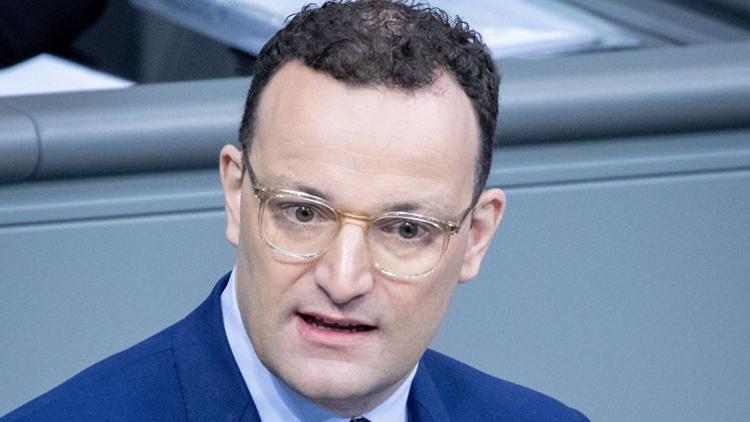 Aylar süren doktor randevusunu kısaltacak tasarı Federal Meclis’ten geçti